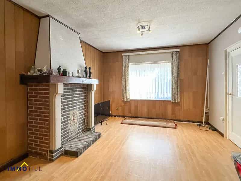 Te renoveren woning met 3 slpks en garage te Herdersem!