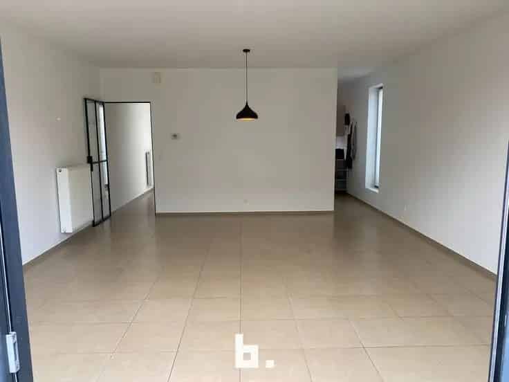 Huis Te Koop Kortrijk: 4 Slaapkamers, Koer & Ondergrondse Parking