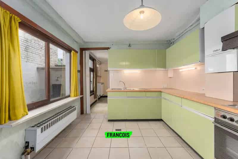 Ruime woning met 6 slaapkamers in hartje Blankenberge – Ideaal renovatieproject!