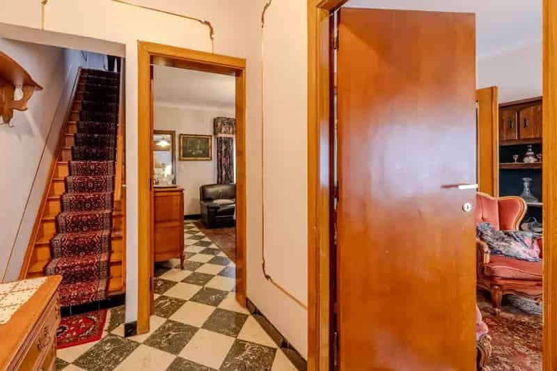 Te renoveren woning met o.a. 2 slaapkamers