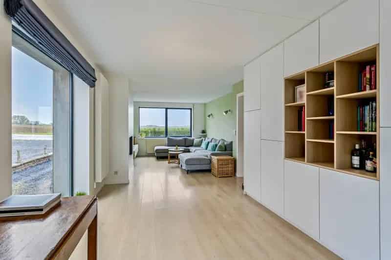 INSTAPKLARE GERENOVEERDE WONING MET GARAGE