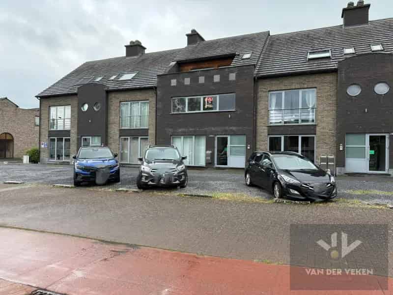 Ruim 2 Slaapkamer Appartement Nabij Centrum