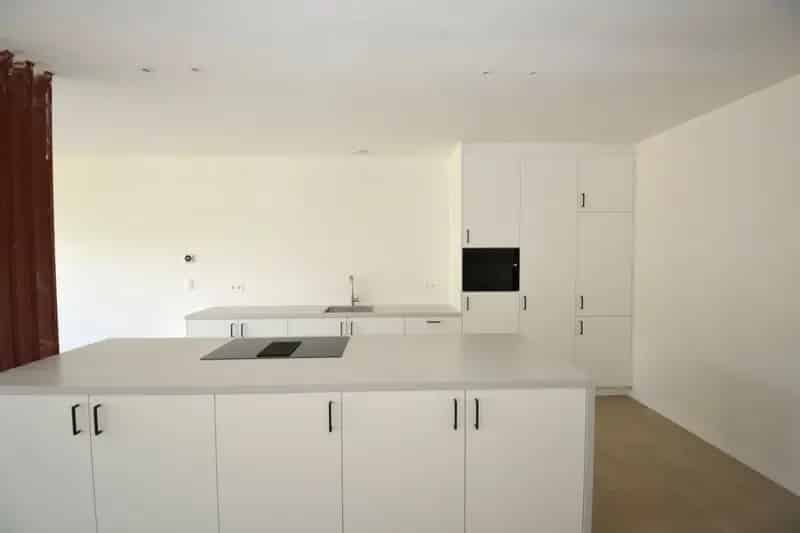 Nieuwbouwwoning 3 slaapkamers tuin parkeerplaats