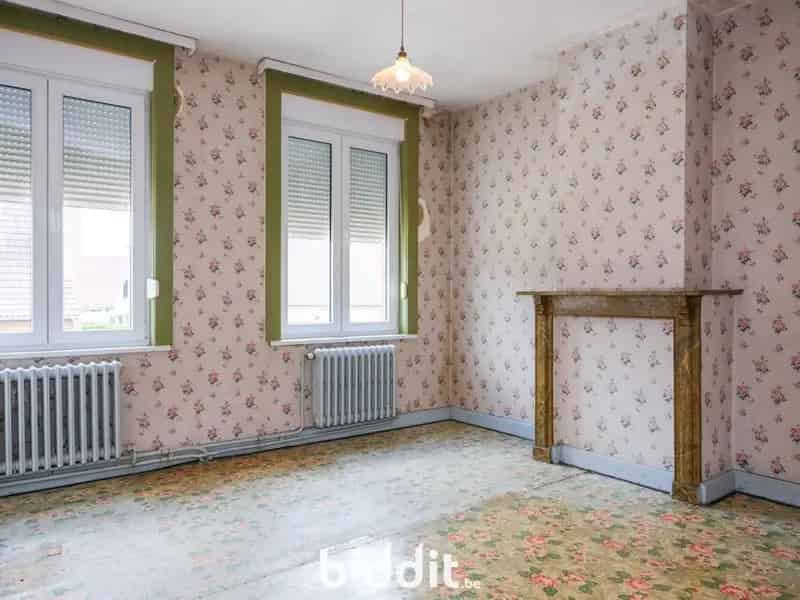 KARAKTERVOLLE HALFOPEN BEBOUWING + BIJGEBOUW