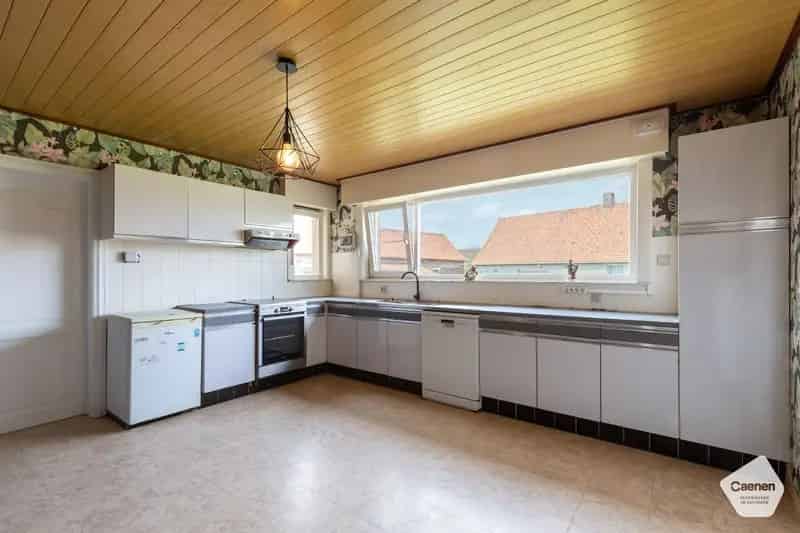 Exclusieve landelijke woning op een mooi perceel van 19869 m² en magnifieke bijgebouwen van bij benadering 1000 m²