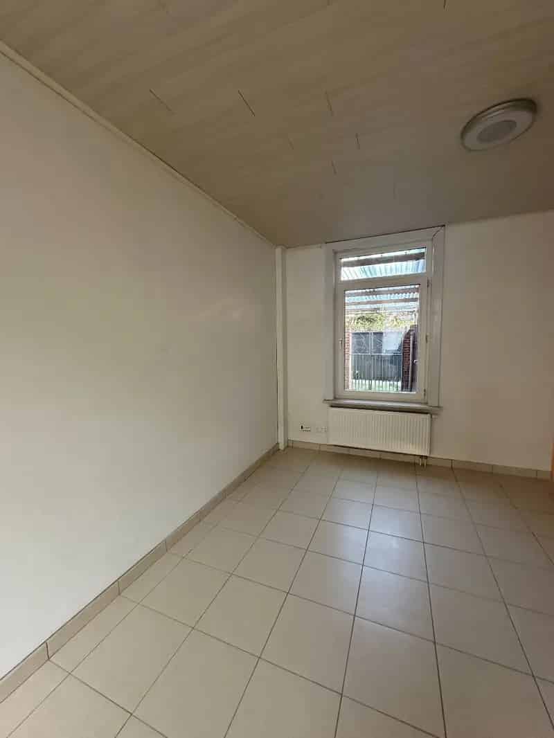 Charmant instapklaar rijhuis in rustige straat