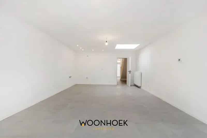 Trendy, luxueus gerenoveerde (2024) woning met 3 slaapkamers