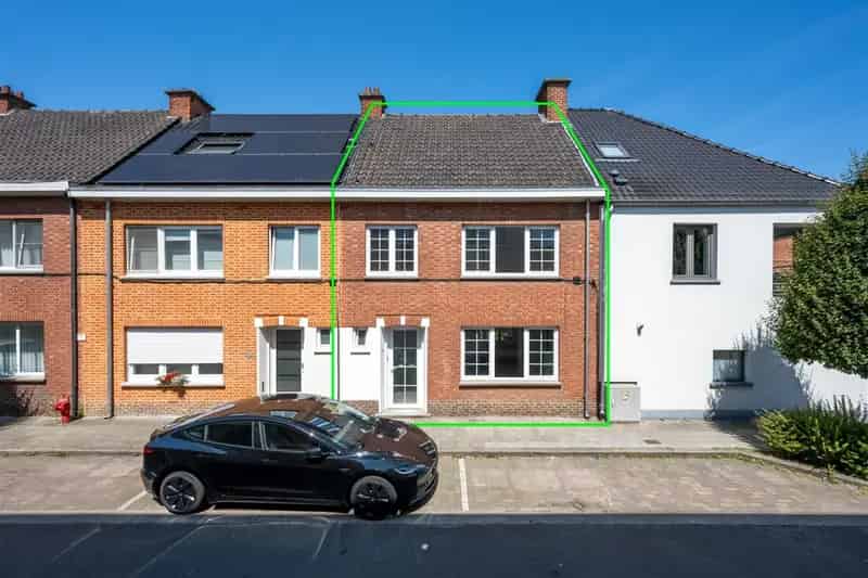 Ruime stadswoning met drie slaapkamers en tuin in centrum Aalst