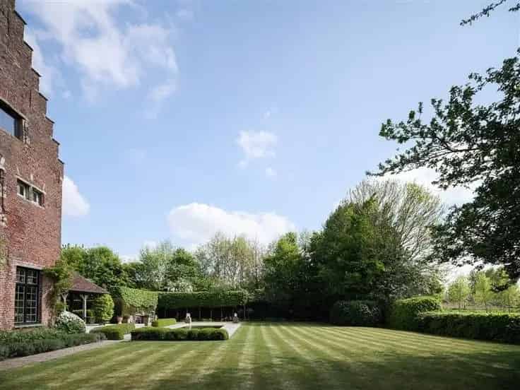 Huis Te Koop Het Kasteelke van Voorde 4577m2 5 slaapkamers zwembad