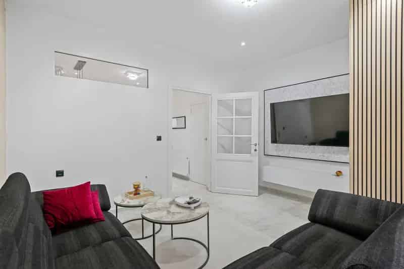 Prachtige gerenoveerde woning met 3 slaapkamers!