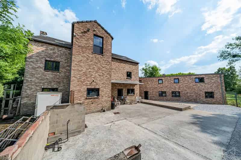 Huis te huur met 8 slaapkamers, grote tuin en studio