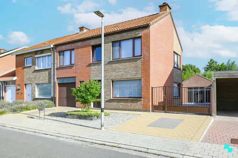 Huis te huur Ingelmunster: te renoveren halfopen bebouwing