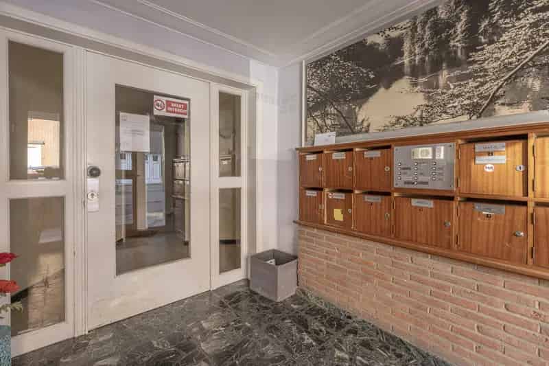 Lichtrijk appartement met één slaapkamer te Anderlecht
