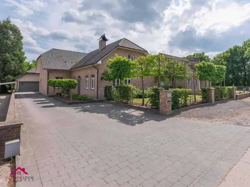 Hoogwaardig afgewerkte, landelijke villawoning