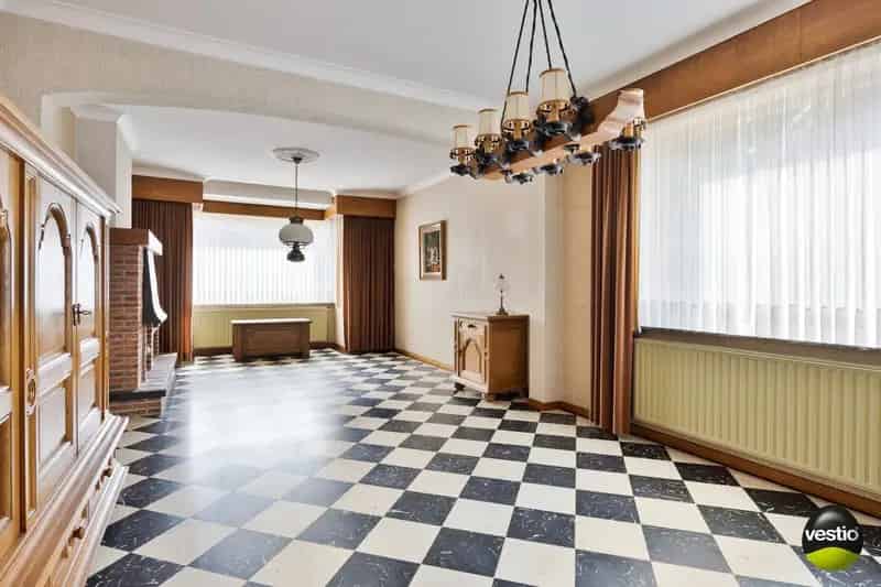 Charmante gezinswoning met drie slaapkamers op rustige, centrale ligging te Genk