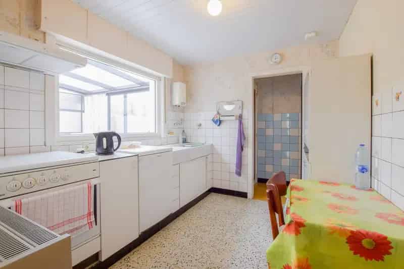 Te renoveren gezinswoning met 4 slaapkamers vlakbij het centrum van Middelkerke