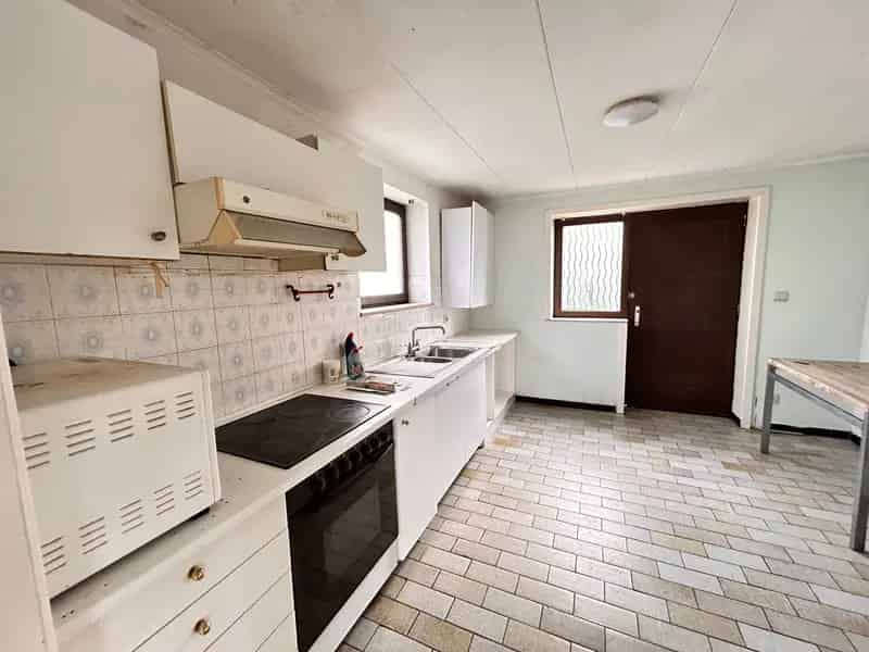 Te Huur: Villa met 3 slaapkamers en 3 garages te Menen