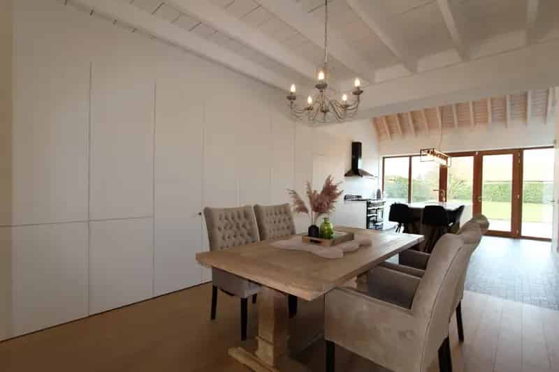 Dit pareltje vinden we in het landelijke Sint-Laureins op 3369m².