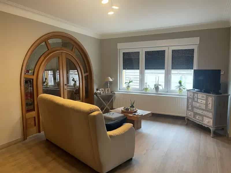 Huis met 3 slaapkamers, garage en tuin