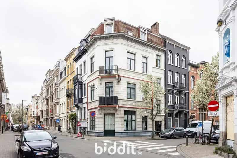 LOT 2: HUIS INGEDEELD IN 4 APPARTEMENTEN