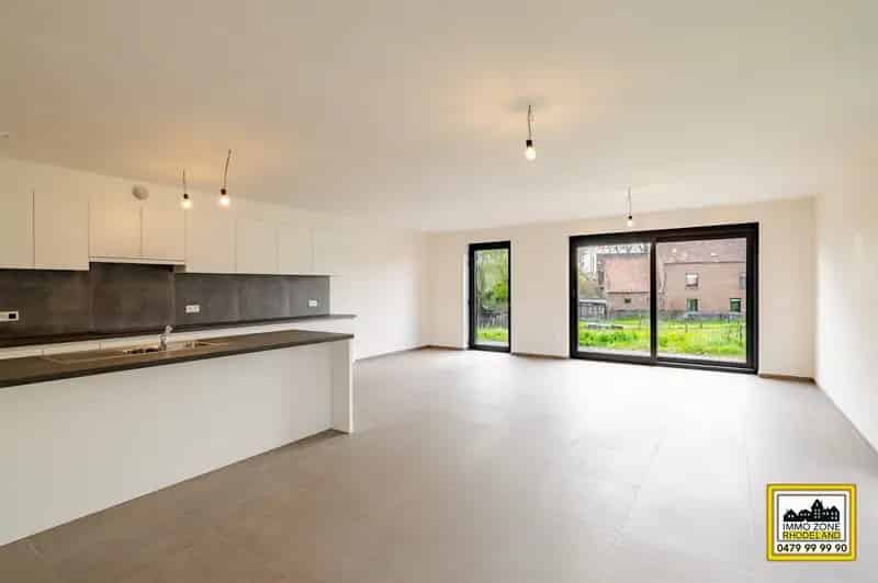 Moderne nieuwbouwwoning met tuin en garage