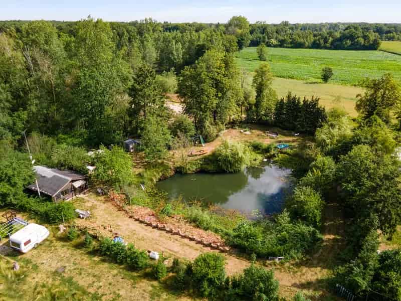 Chalet met 2 slpks op 2.710 m² recreatiegrond in Vorselaar.