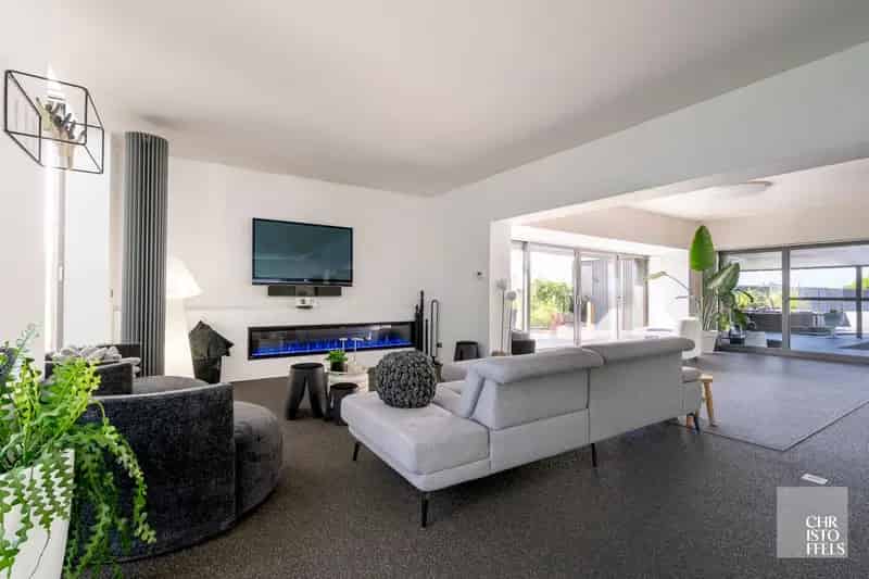 Moderne villa van 320m2 met verwarmd buitenzwembad