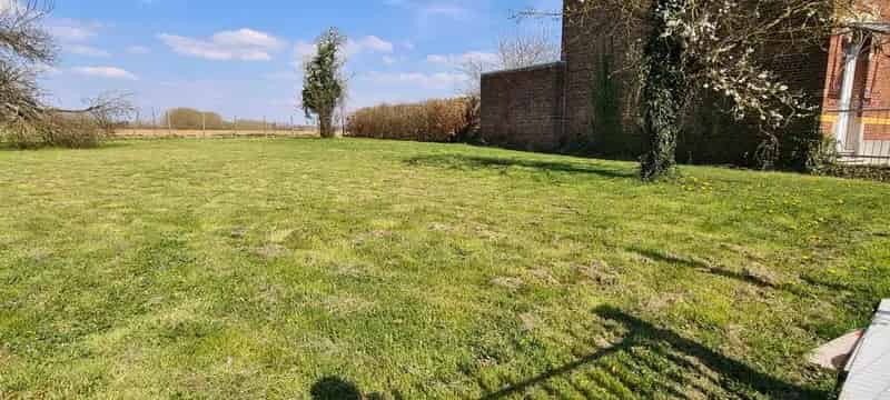 Ruim Hoekperceel te Koop 8 are 03 ca