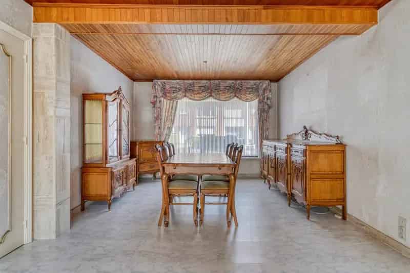 Te renoveren woning met 3 slaapkamers in rustige buurt!