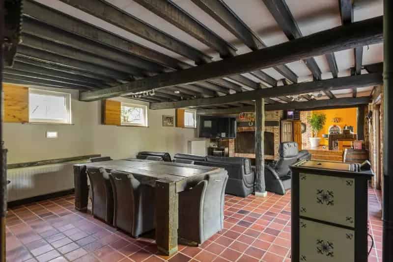 CHARMANTE HOEVE OP PERCEEL VAN 5.808 m²!