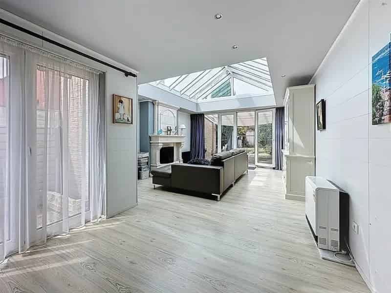 Instapklare woning met 236m² bewoonbare oppervlakte en garage op perceel van 217m²
