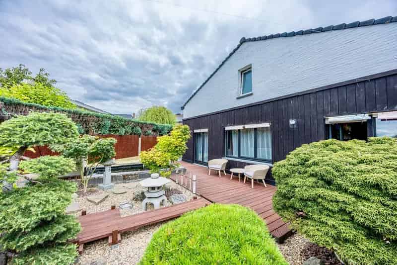 Ruime bungalow te koop met 2 slpk, garage en tuin