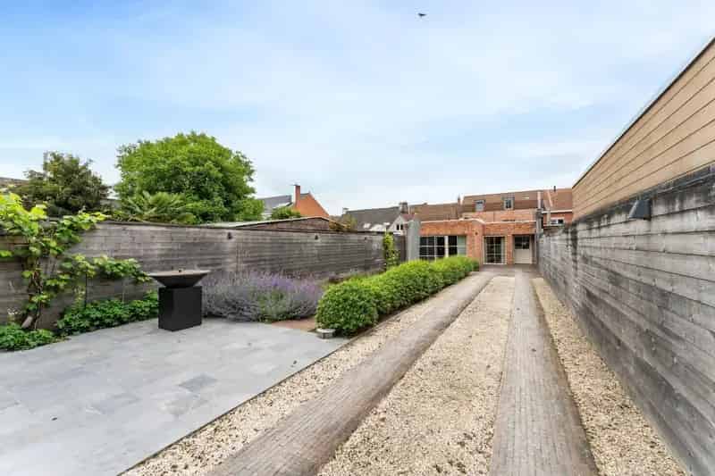 PRACHTIGE WONING MET EIKEN BIJGEBOUW | HANDELSRUIMTE