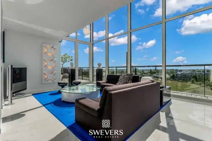 Exclusief penthouse ( 197 m2) met ruim terras ( 187 m2 ) en zwembad in residentie Zuidzicht te Hasselt