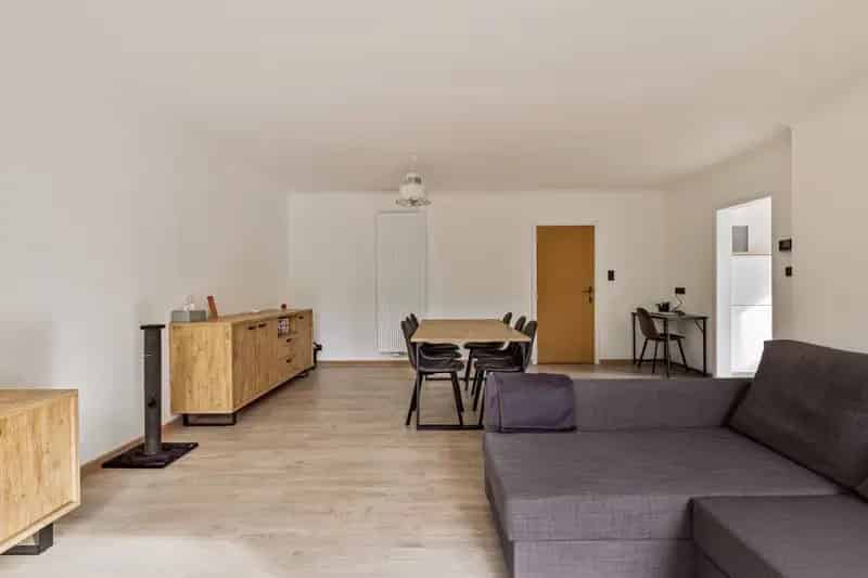 Aangename vernieuwde bungalow, gunstig gelegen in mooie straat nabij het centrum van Lommel