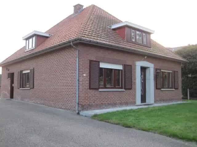 Gerenoveerde Woning met Loods Garage Nabij Natuur