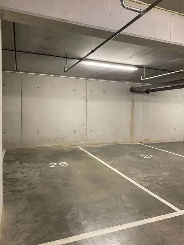 Gunstig gelegen ondergrondse autostaanplaats