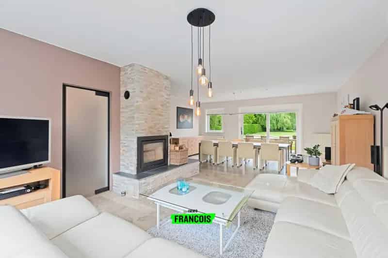 Instapklare, centraal gelegen halfopen woning te koop in Scheldewindeke!