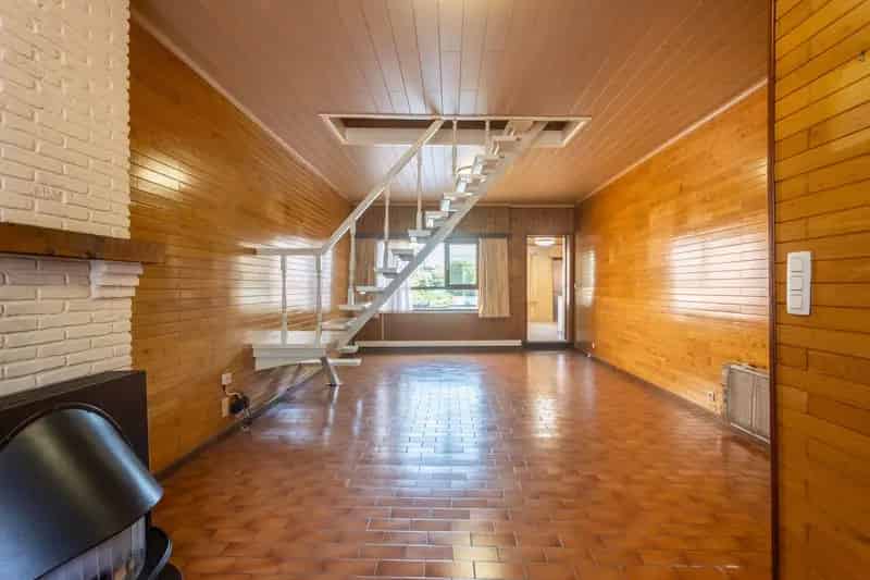 Goed onderhouden woning met garage te Aalst!