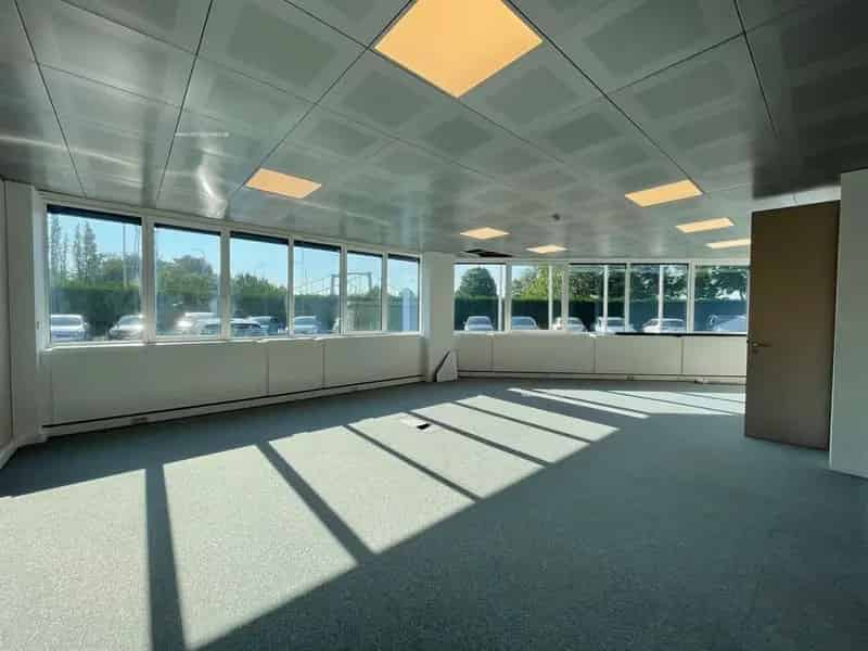 Kantoor te huur Sluispark Merelbeke 560m² E17 R4