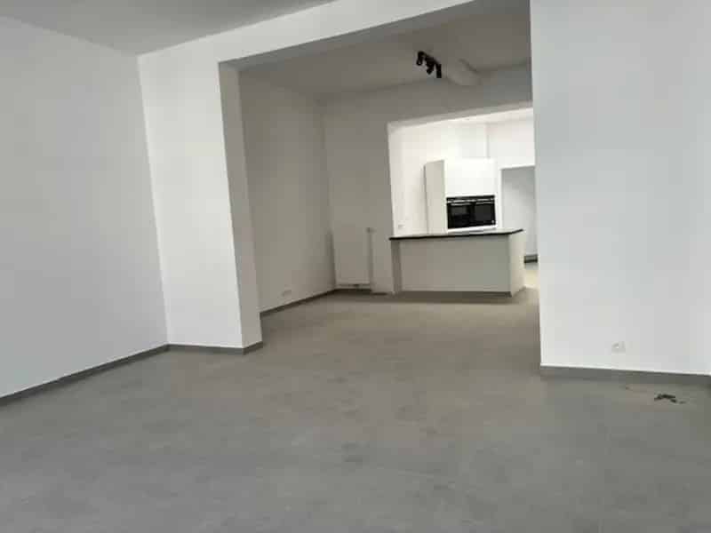 Volledig rerenoveerde woning 5 slpks 2 badks centrum Landen