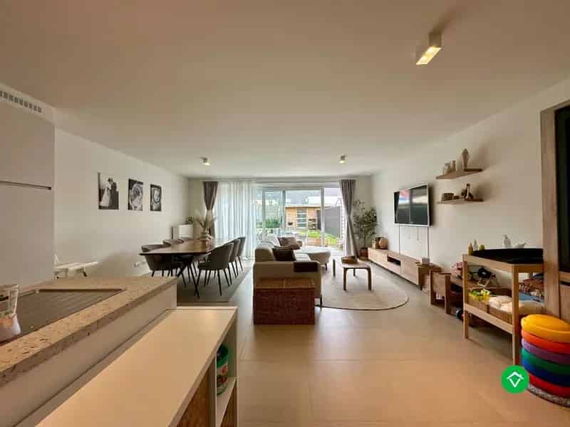 Instapklare halfopen nieuwbouwwoning te huur in Eernegem