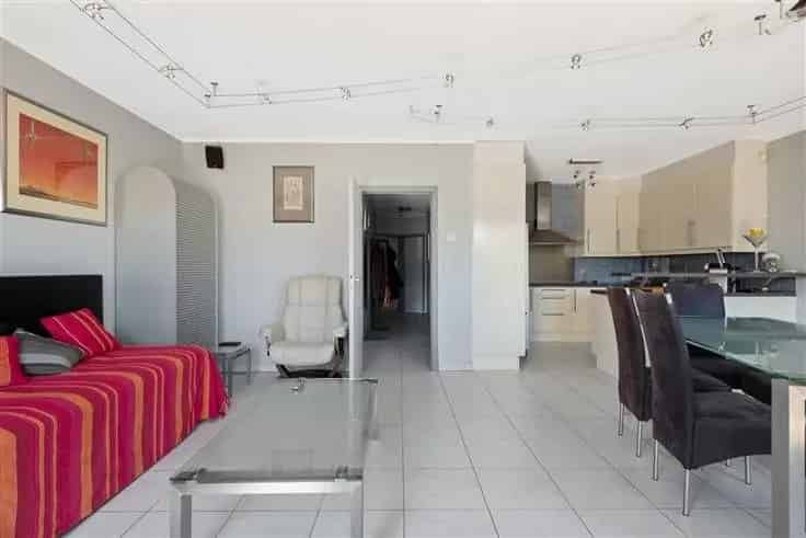 Duplex 3 slaapkamers Koningshooikt Tuin Garage Wellness