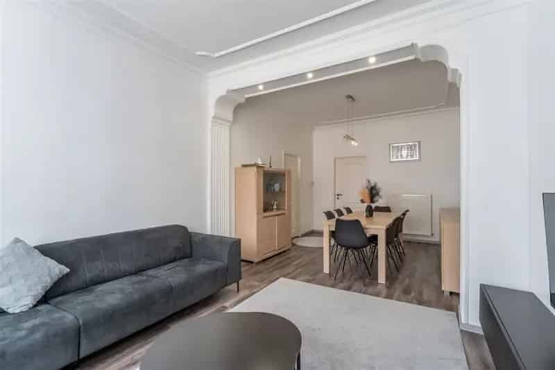 Gerenoveerde woning met 5 slaapkamers te Genk