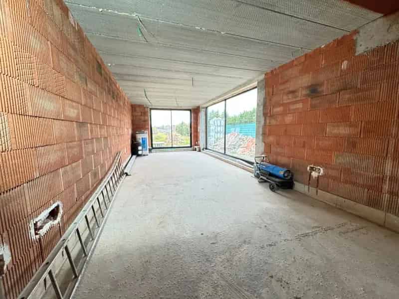🏡  Casco woning met bijbouw op royaal perceel van 15a