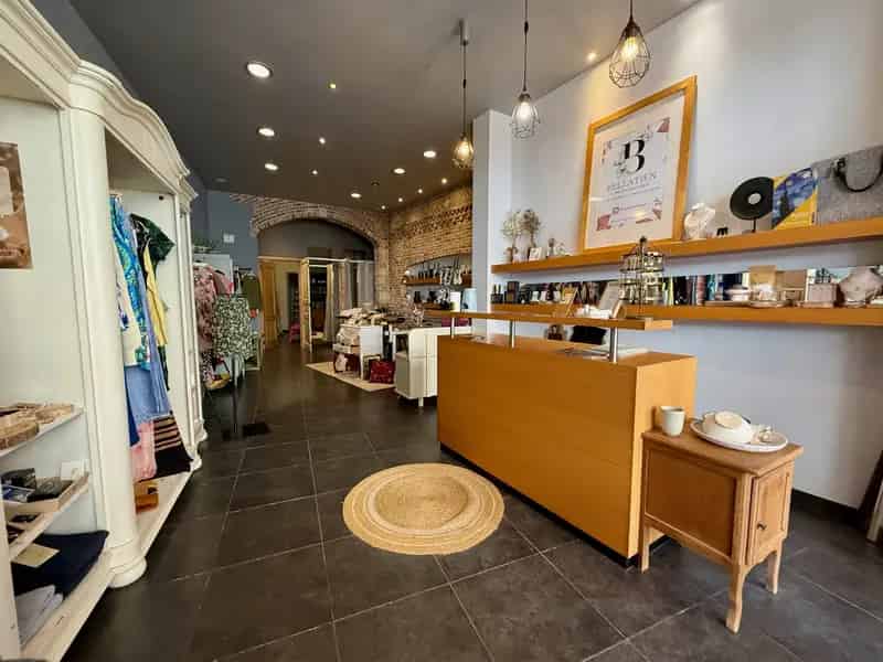 Handelspand met Appartement te Huur - Investeringsmogelijkheid