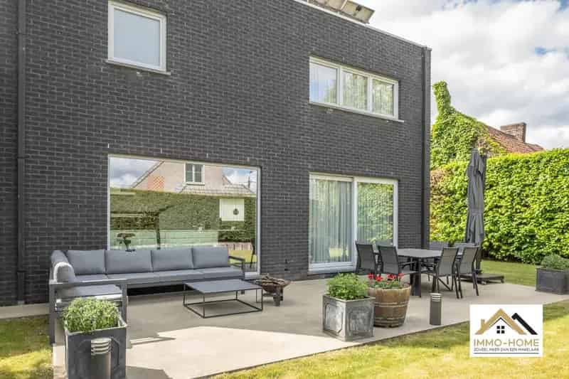 Knappe recente vrijstaande woning!