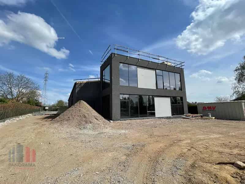 Nieuwbouw bedrijfsgebouw te huur in Roeselare