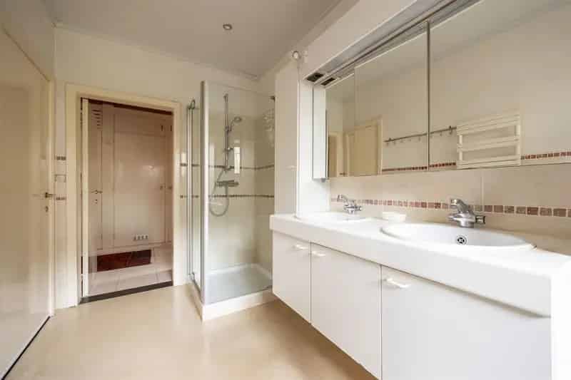Prachtig gelegen half open villa aan het Groot Kasteel van 's-Gravenwezel