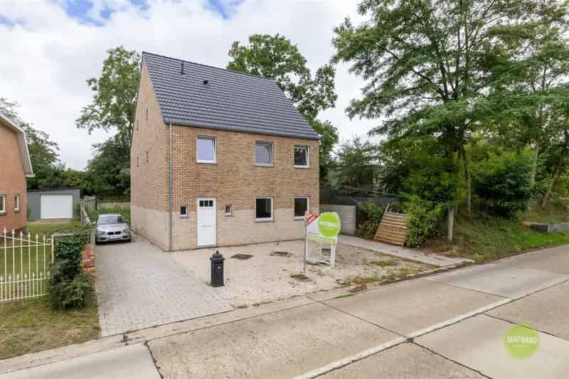 Vrijstaande casco gezinswoning met 6 slaapkamers